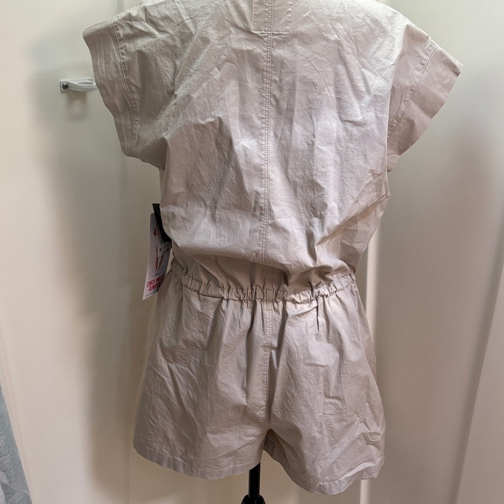 Celebrity Pink Beige Short Sleeve Utility Romper - Picture 7 of 7